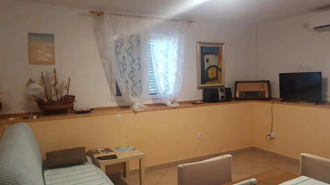 Gita Apartman Omišalj 0*,  Horvátország